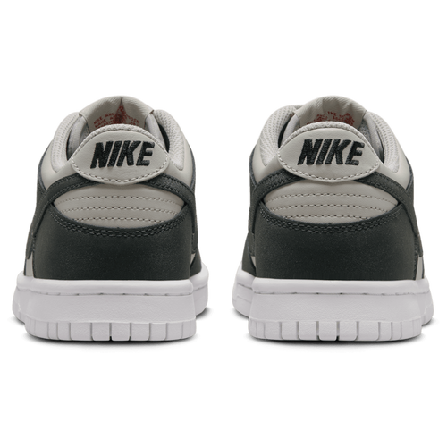 Nike Dunk Low Image 3 of 8. Tap to open photo gallery.