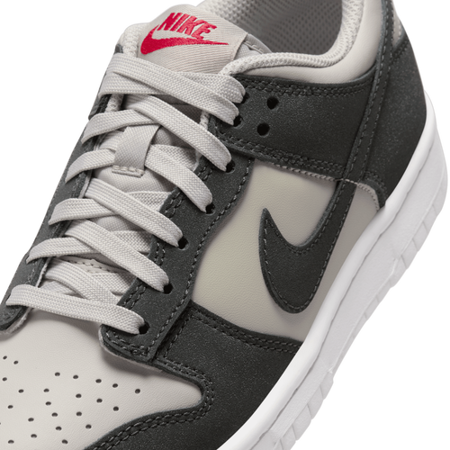 Nike Dunk Low Image 7 of 8. Tap to open photo gallery.