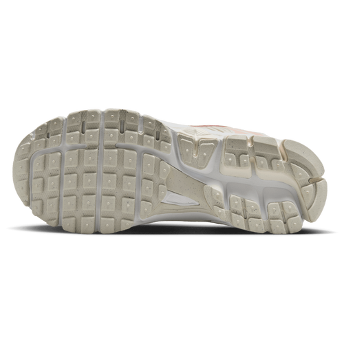 Nike Zoom Vomero 5 Image 6 of 8. Tap to open photo gallery.