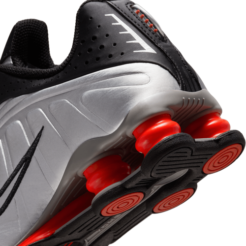 Nike Shox R4 Image 8 of 8. Tap to open photo gallery.