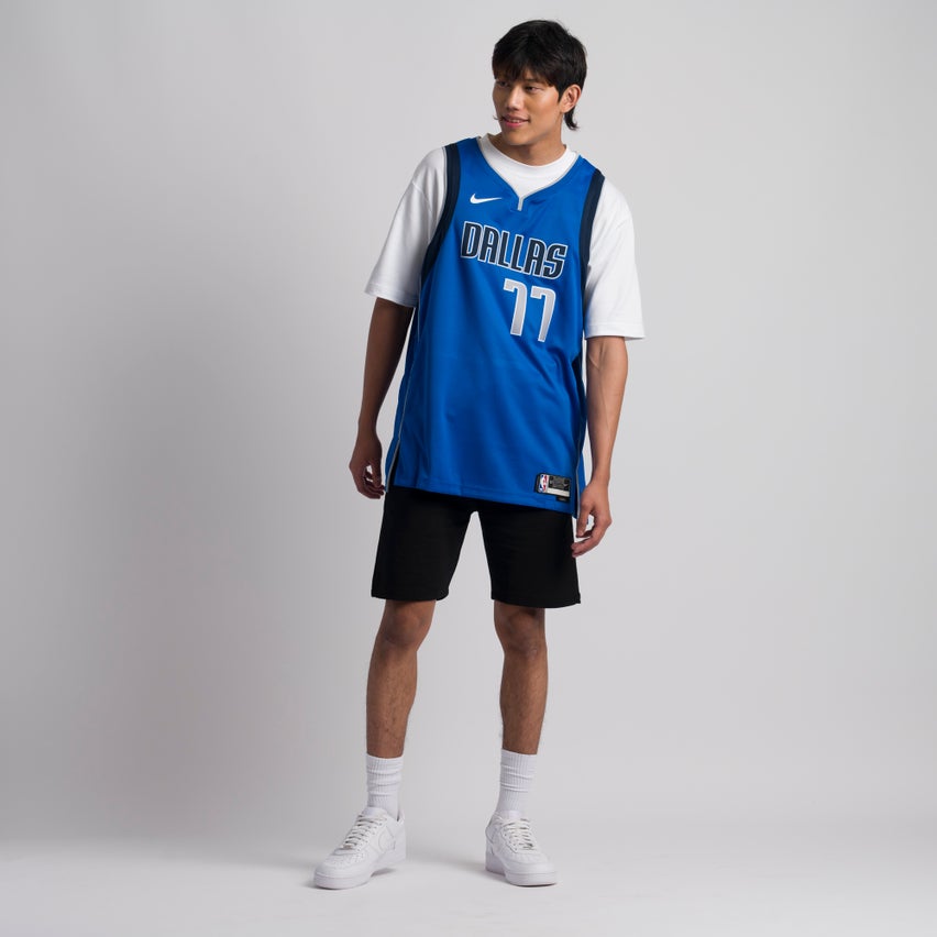 Nike Dri-FIT Luka Doncic Dallas Mavericks NBA Swingman Jersey Image 2 of 4. Tap to open photo gallery.
