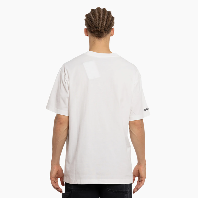 Mitchell & Ness 6 Rings Chicago Bulls Tee Image 2 of 3. Tap to open photo gallery.