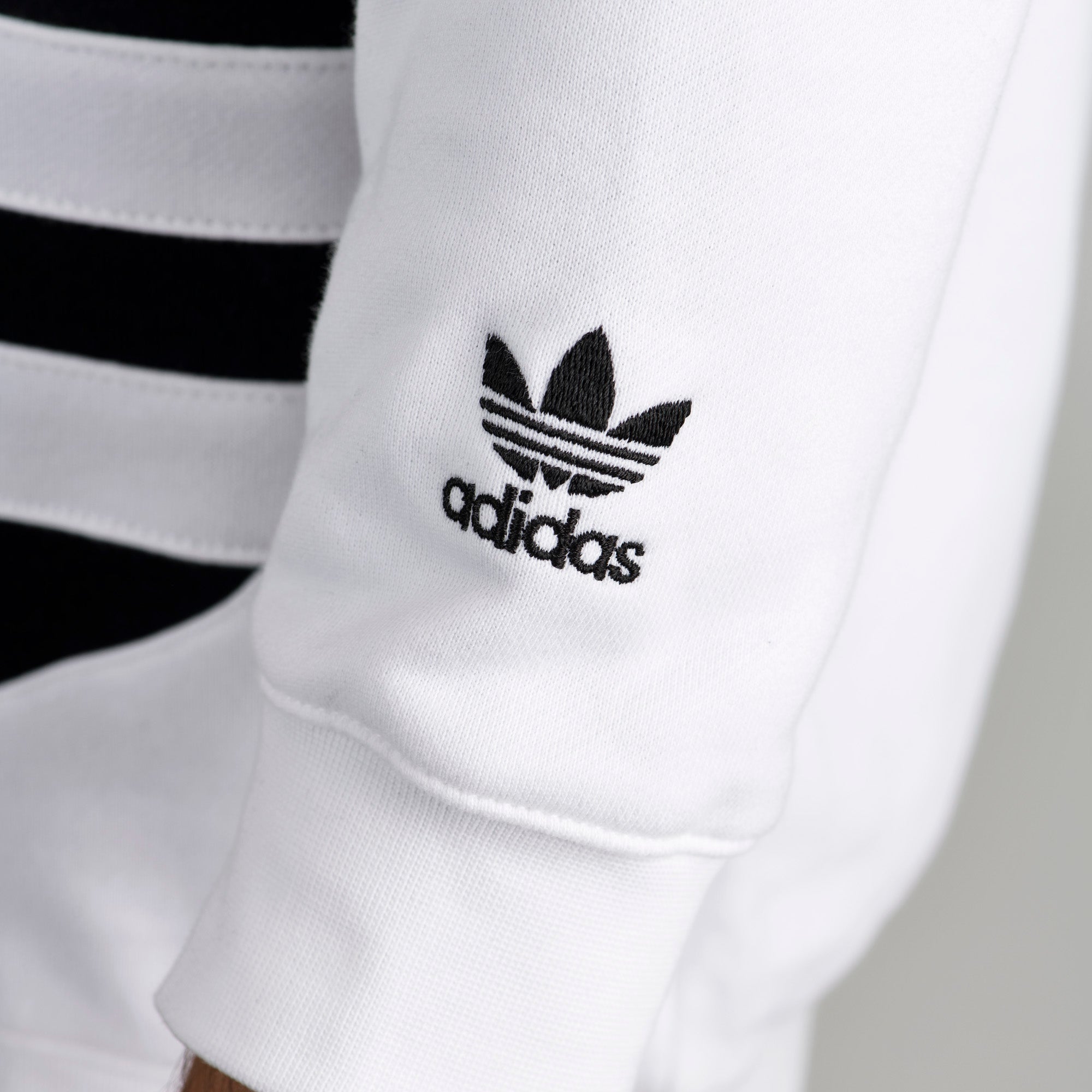 adidas trefoil hoodie foot locker