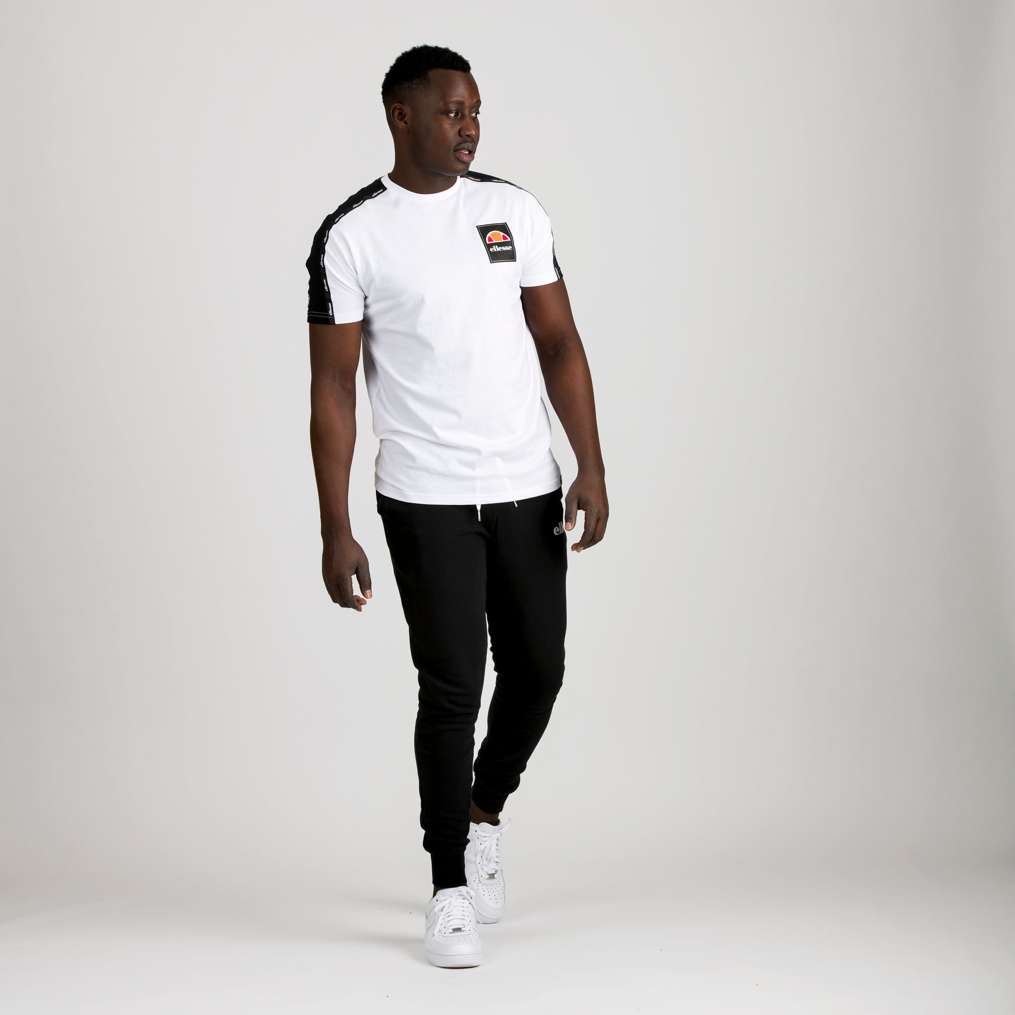 t shirt ellesse foot locker