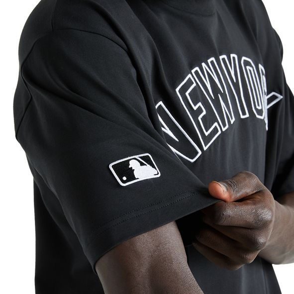 New Era New York Oversize Tee Image 4 of 6. Tap to open photo gallery.