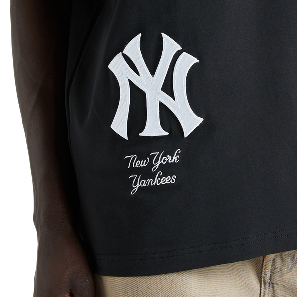 New Era New York Oversize Tee Image 5 of 6. Tap to open photo gallery.