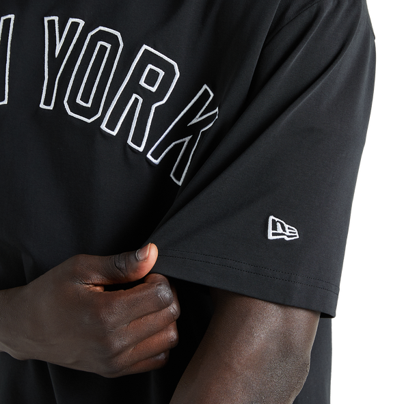 New Era New York Oversize Tee Image 6 of 6. Tap to open photo gallery.
