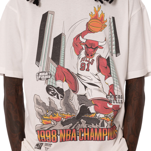 Mitchell & Ness Chicago Bulls Vintage Fit Tee Image 3 of 3. Tap to open photo gallery.