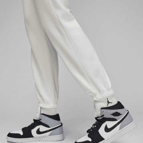 Jordan Brooklyn Fleece Sweatpants Image 4 of 5. Tap to open photo gallery.