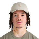 Beige-Beige