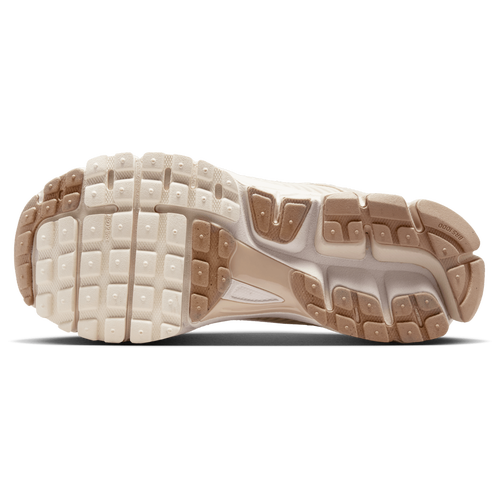 Nike Zoom Vomero 5 Image 6 of 8. Tap to open photo gallery.