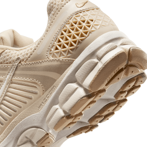 Nike Zoom Vomero 5 Image 8 of 8. Tap to open photo gallery.
