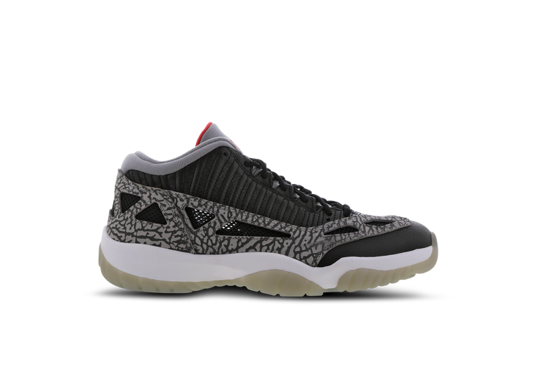 Jordan 11 Retro Footlocker