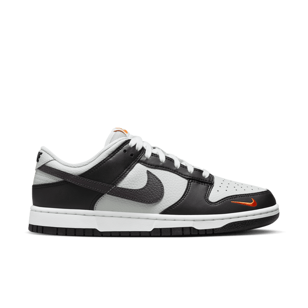 nike DUNK LOW, Schwarz/MEDIUM ASH-LIGHT Silber - FN7808-001