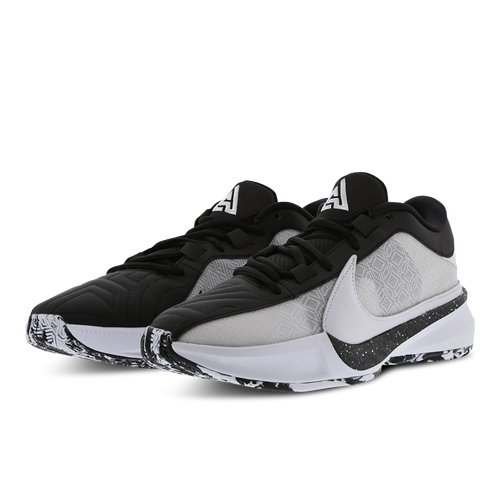 Nike zoom black and white basketball shoes best sale