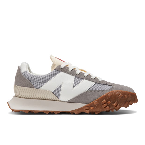 New Balance Homme XC-72 en Gris/Blanc, Suede/Mesh - UXC72RF