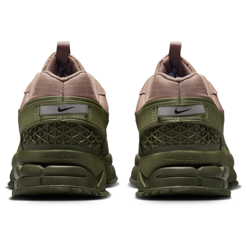 Nike Zoom Vomero Roam Image 4 of 6. Tap to open photo gallery.