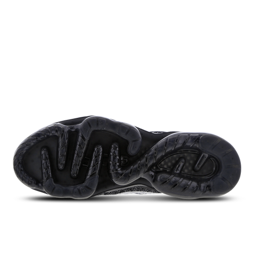 Air vapormax plus triple black footlocker deals