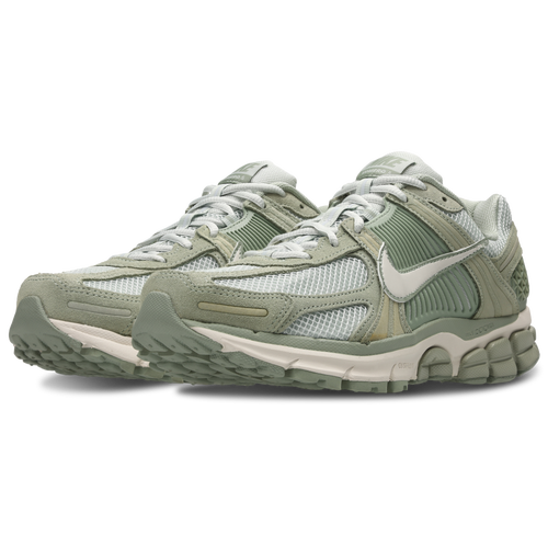 Nike Zoom Vomero 5 Image 2 of 7. Tap to open photo gallery.