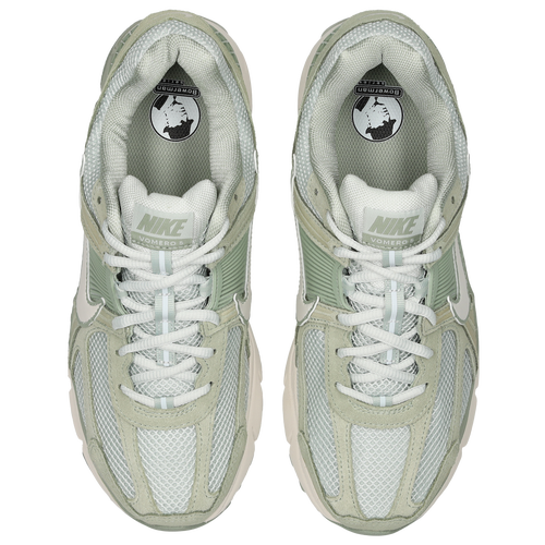 Nike Zoom Vomero 5 Image 5 of 7. Tap to open photo gallery.