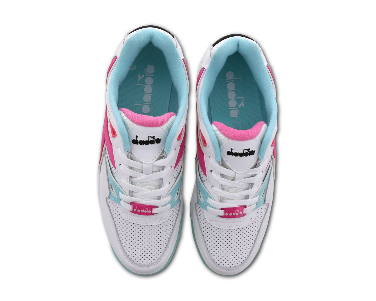 scarpe diadora con scritta