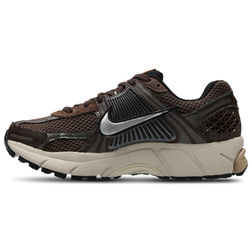 Nike Zoom Vomero 5 Image 4 of 7. Tap to open photo gallery.
