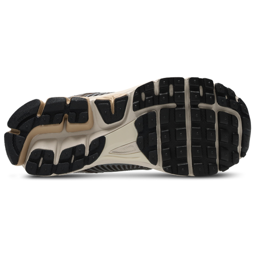 Nike Zoom Vomero 5 Image 6 of 7. Tap to open photo gallery.