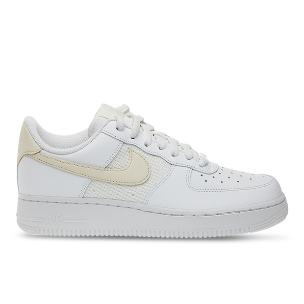 Sapatilhas Nike Air Force 1 '07 ESS para mulher - Branco - DJ9945-100