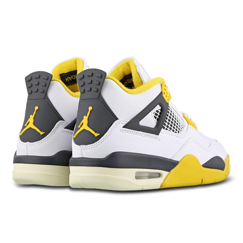 Air deals Jordan 4 Retro