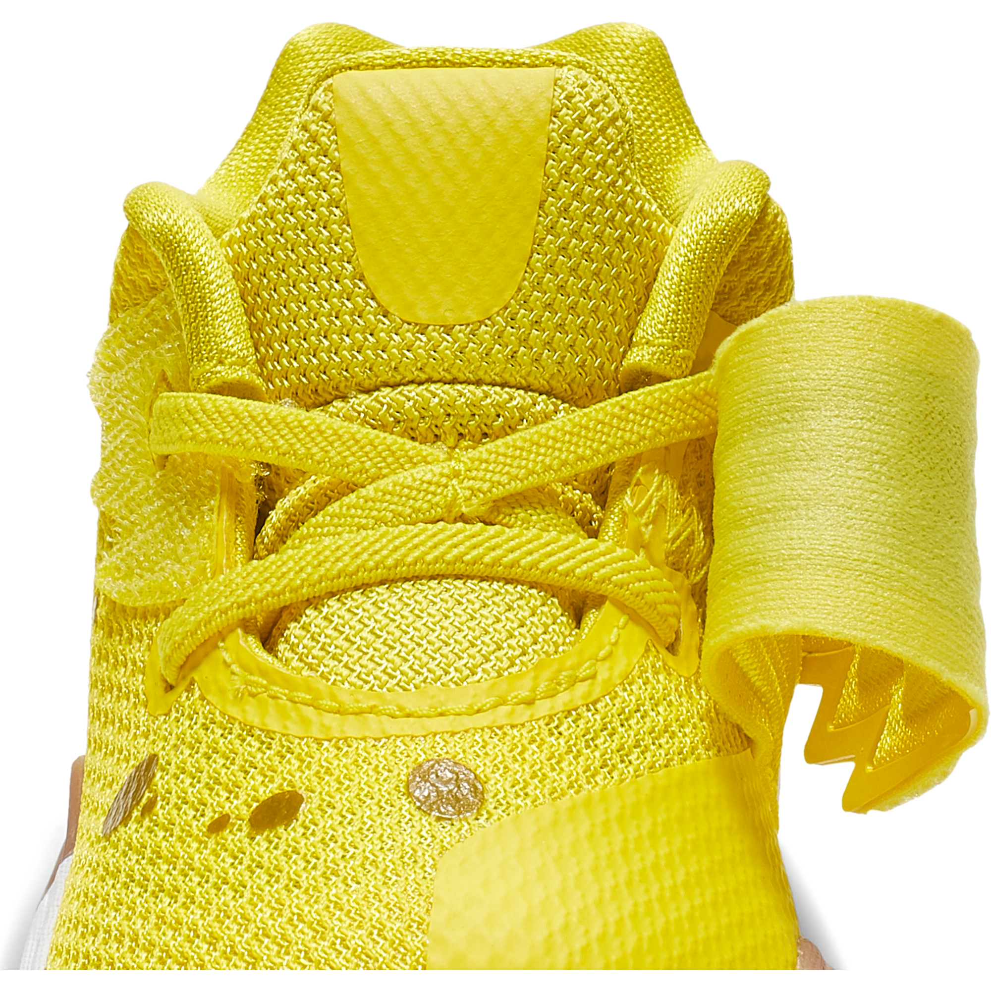 Kyrie Irving 's Debuts Nike Kyrie 5 Neon Blends PE nkspaces