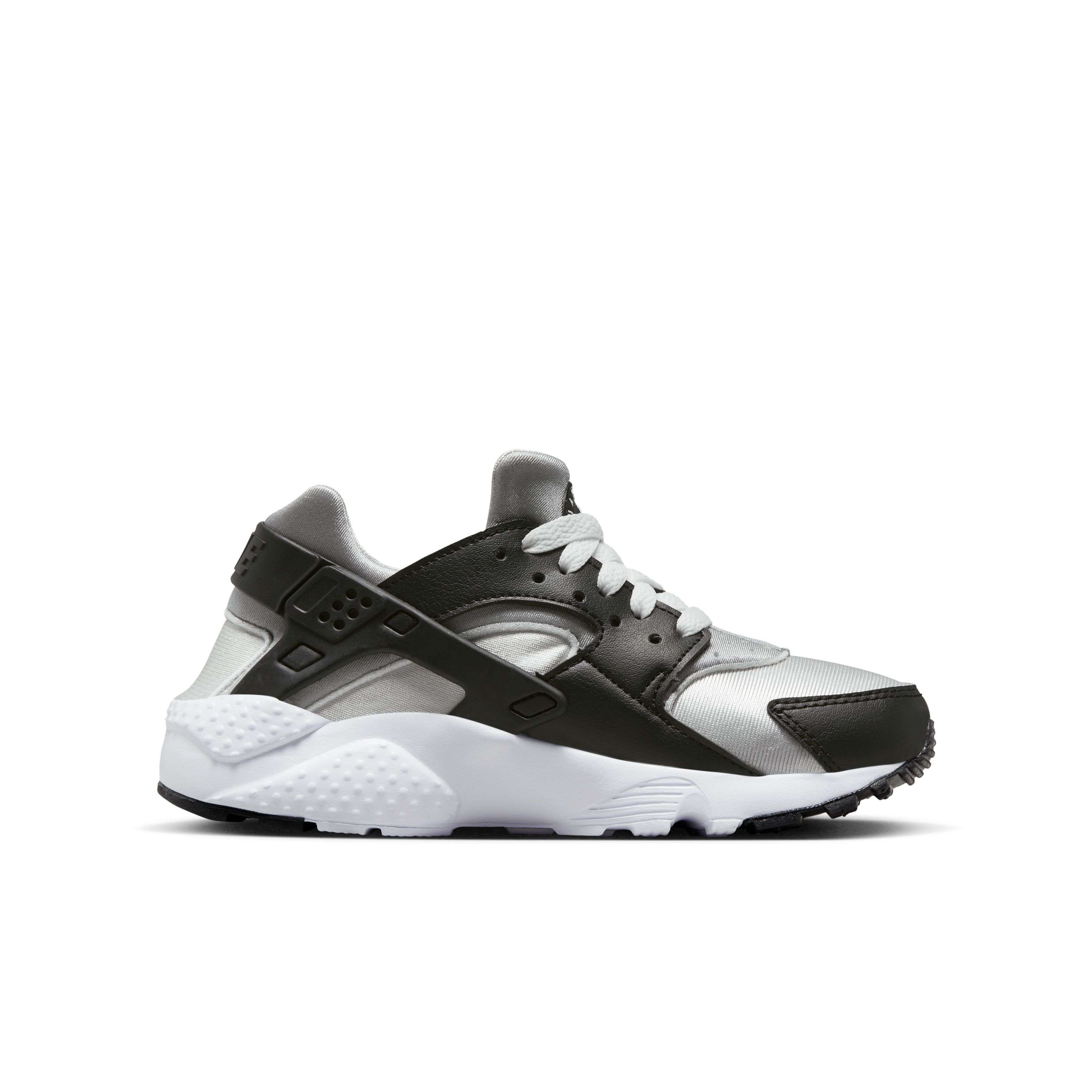 Huaraches hot sale black footlocker