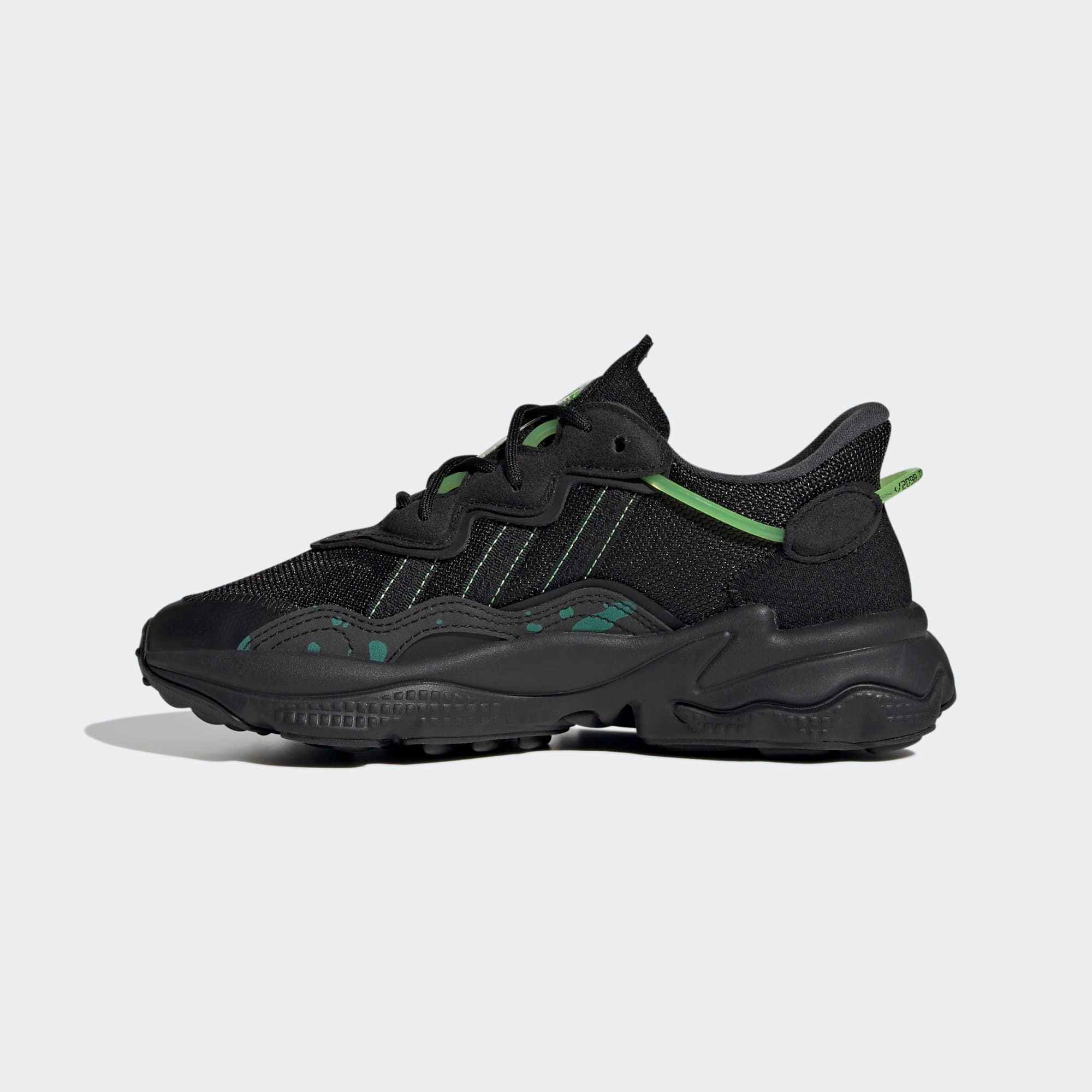 Foot locker cheap adidas ozweego