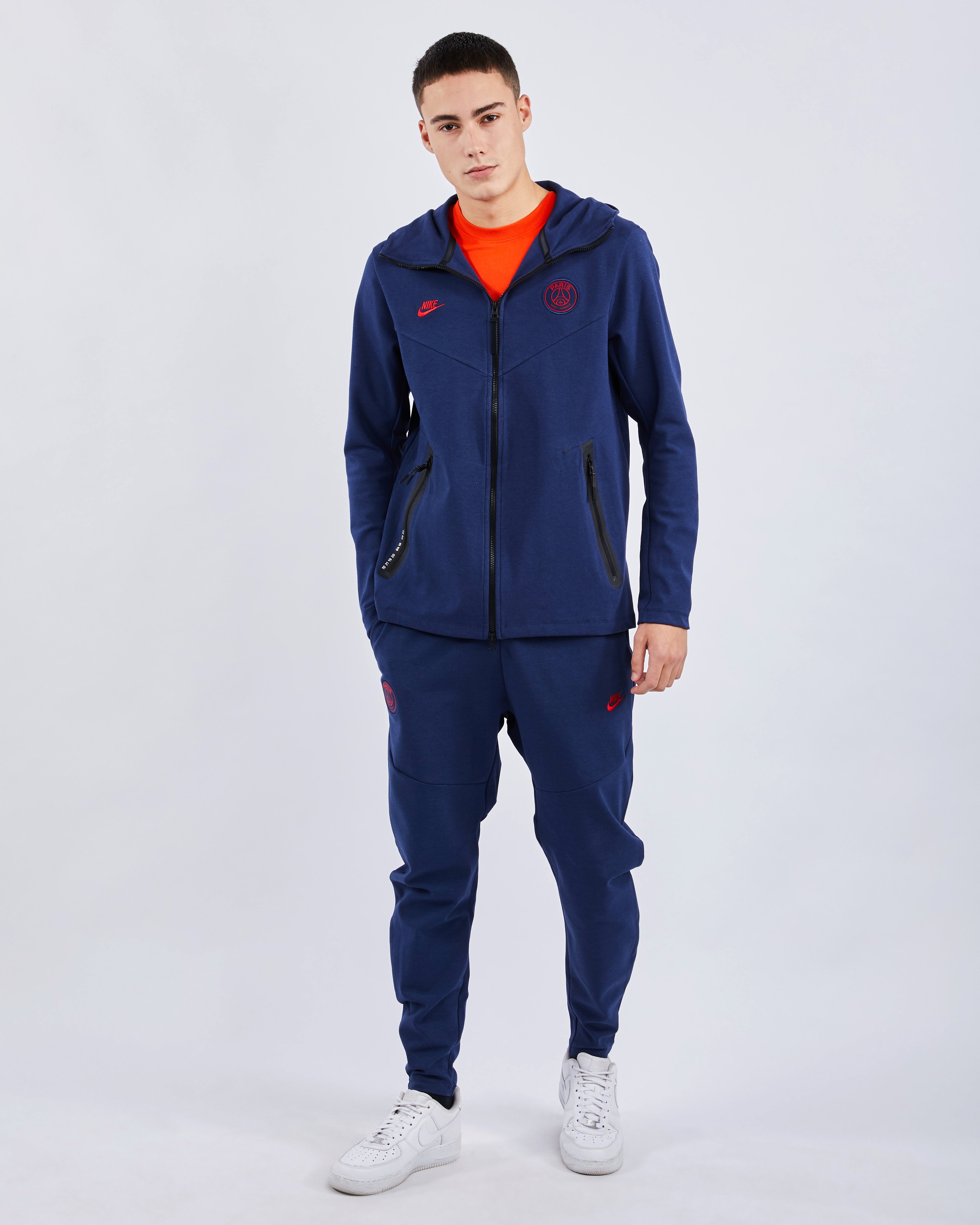 psg nike tech fleece