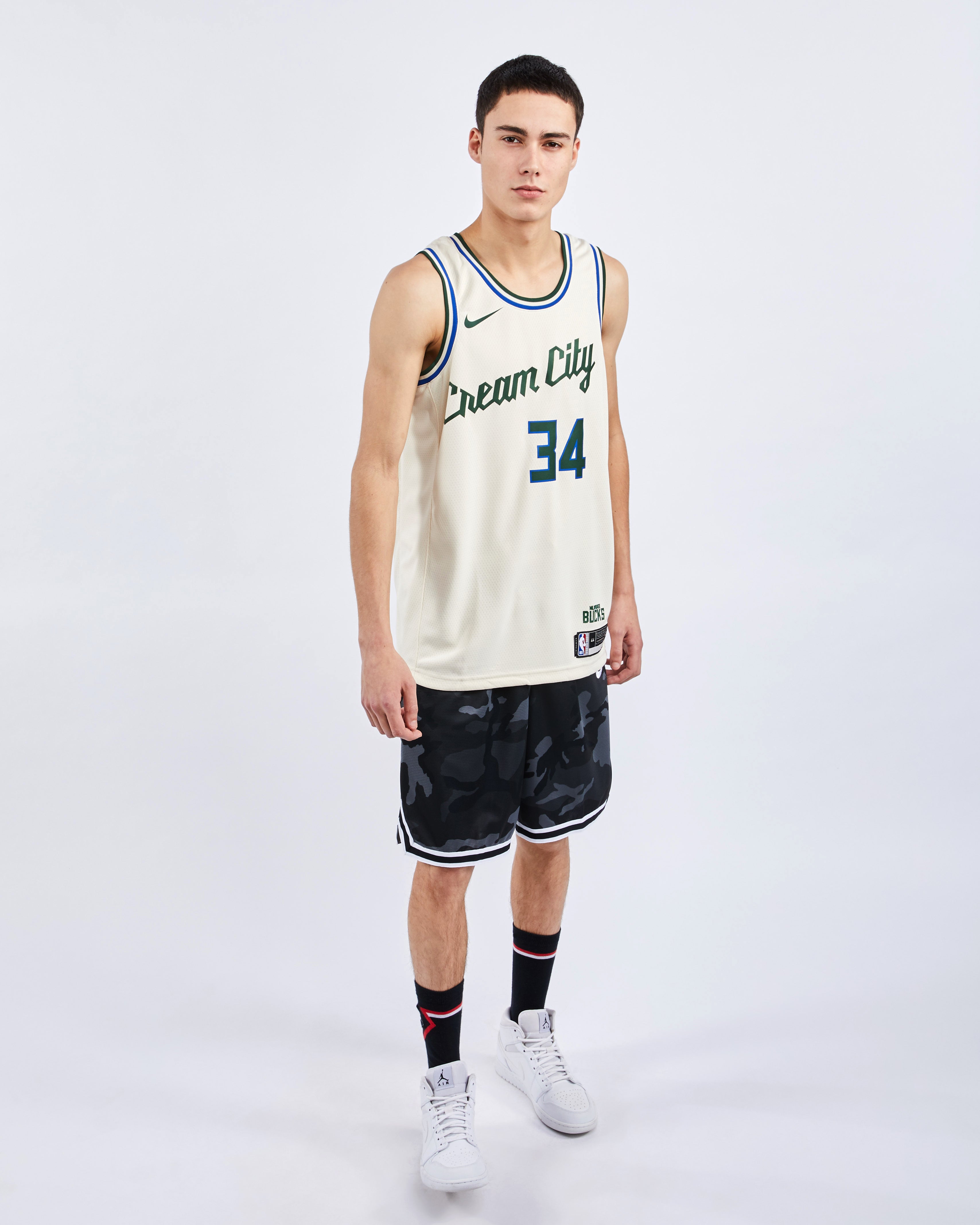 giannis antetokounmpo jersey and shorts