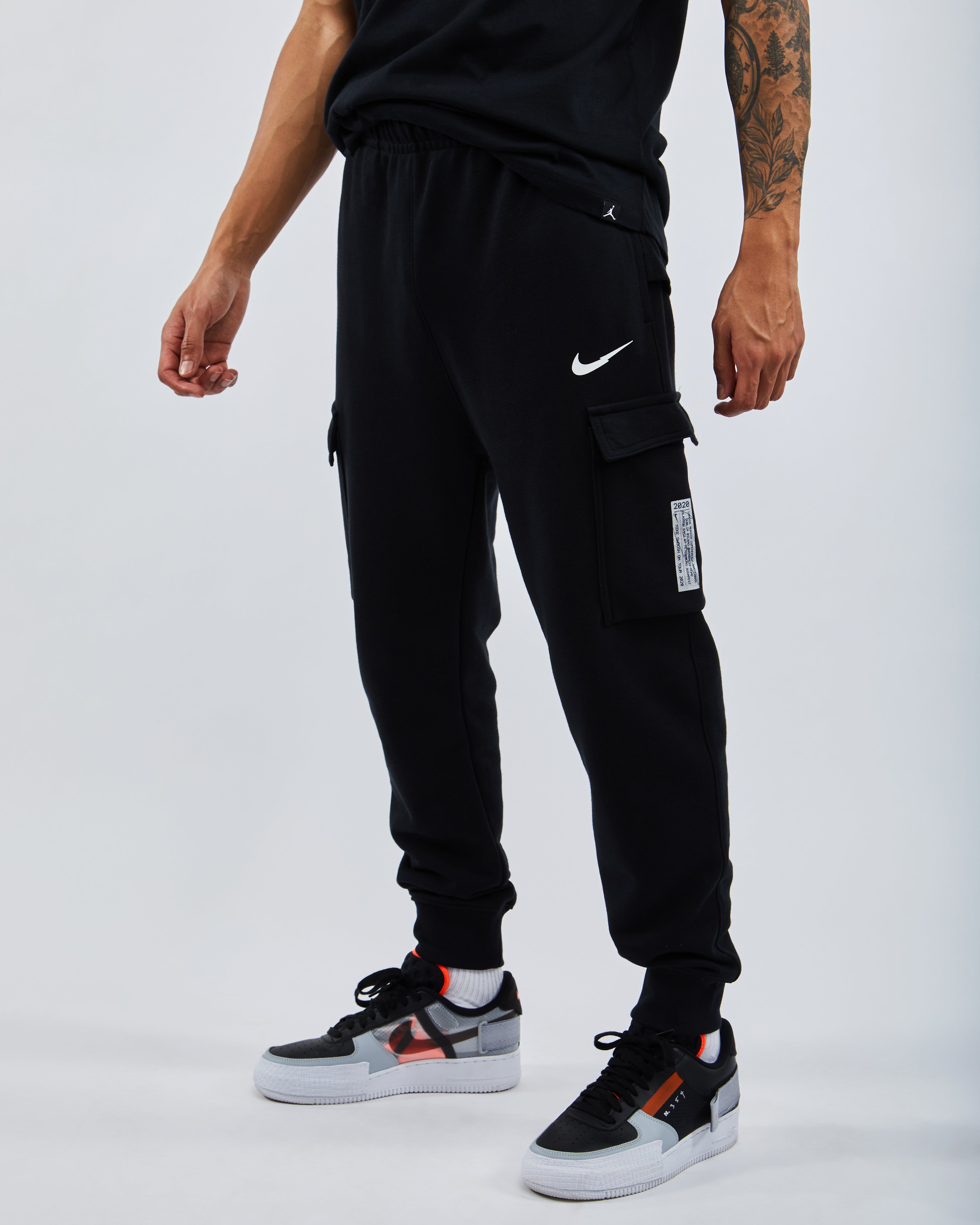 nike swoosh on tour cargo joggers