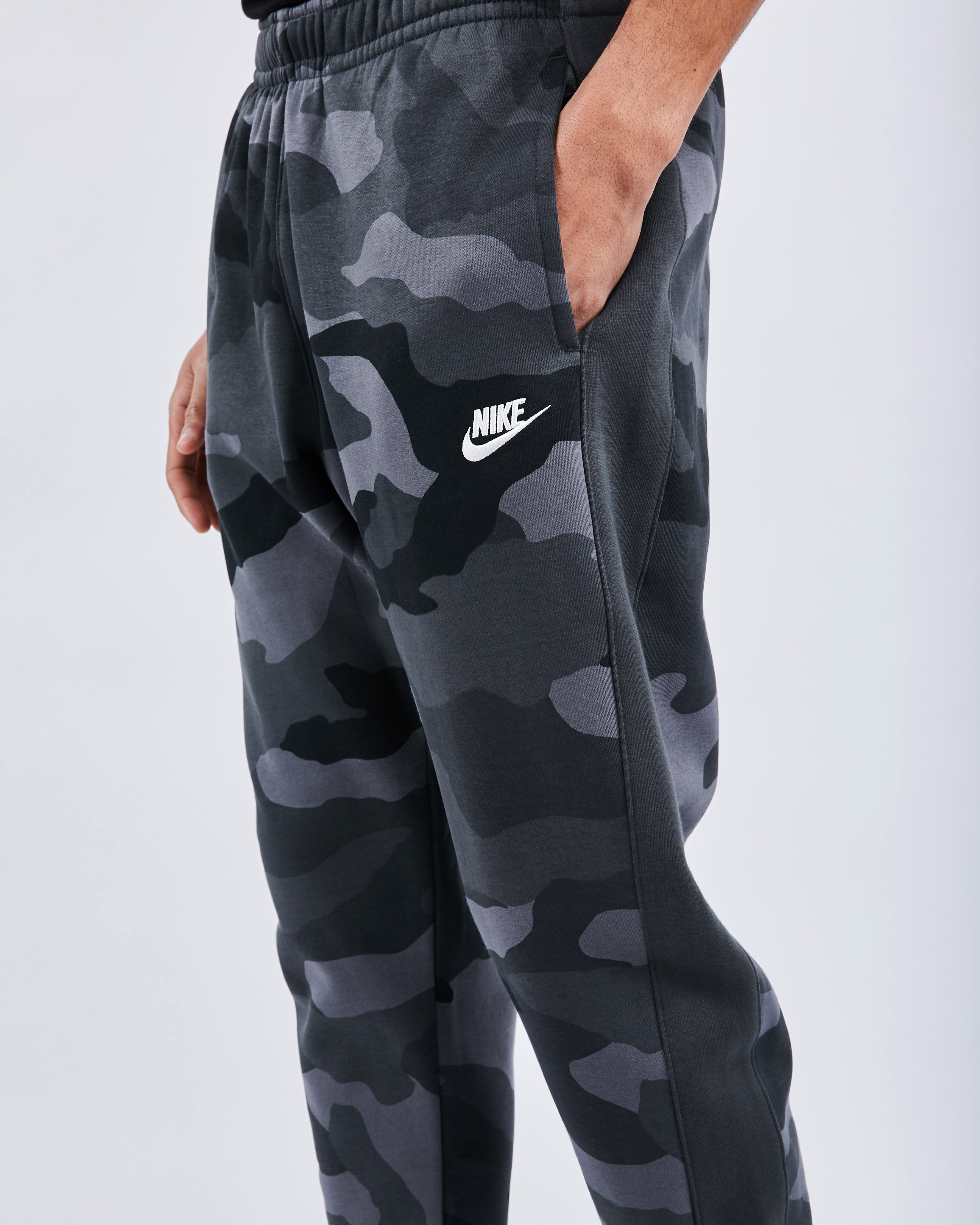 nike cargo pants foot locker