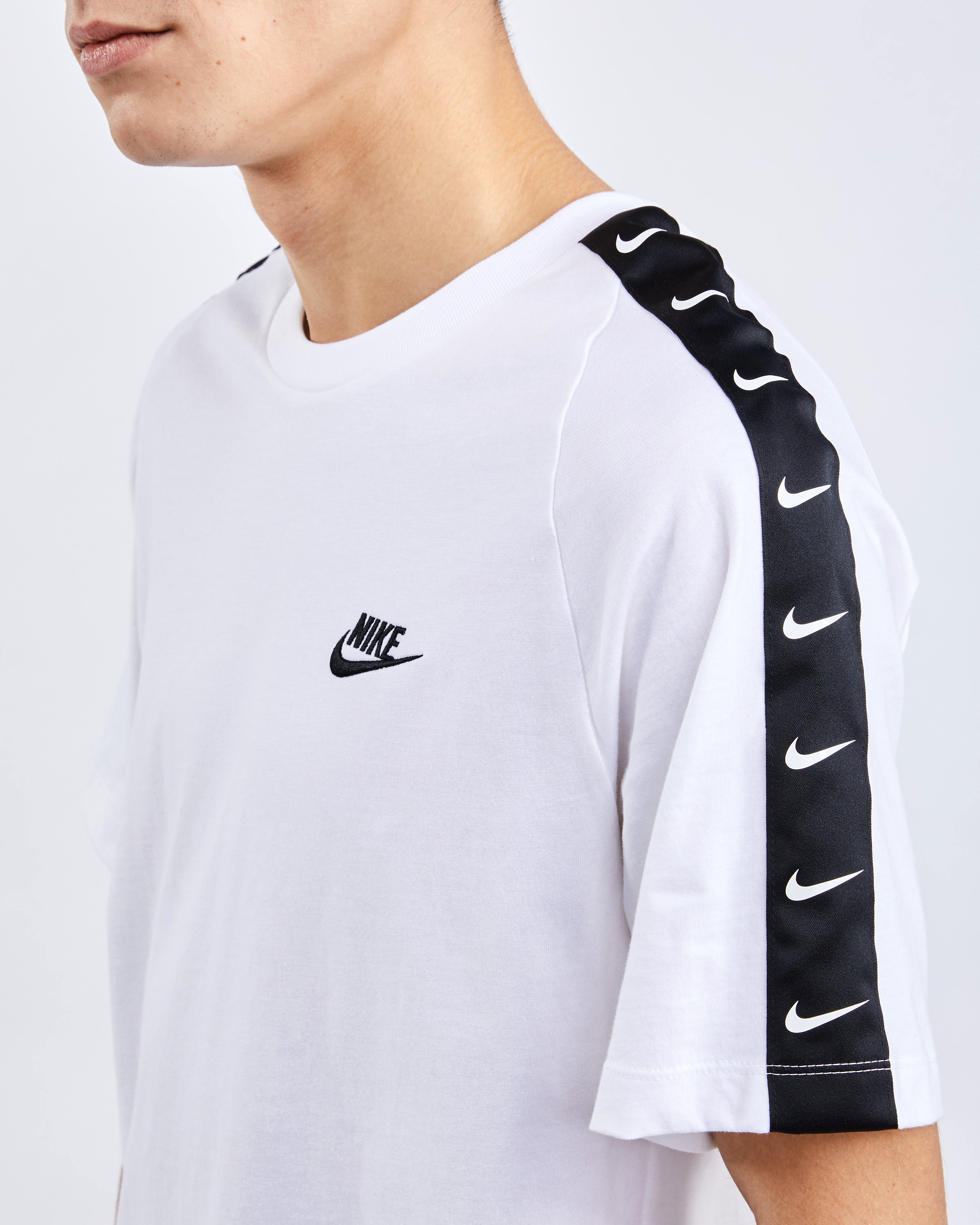 nike t shirts mens foot locker