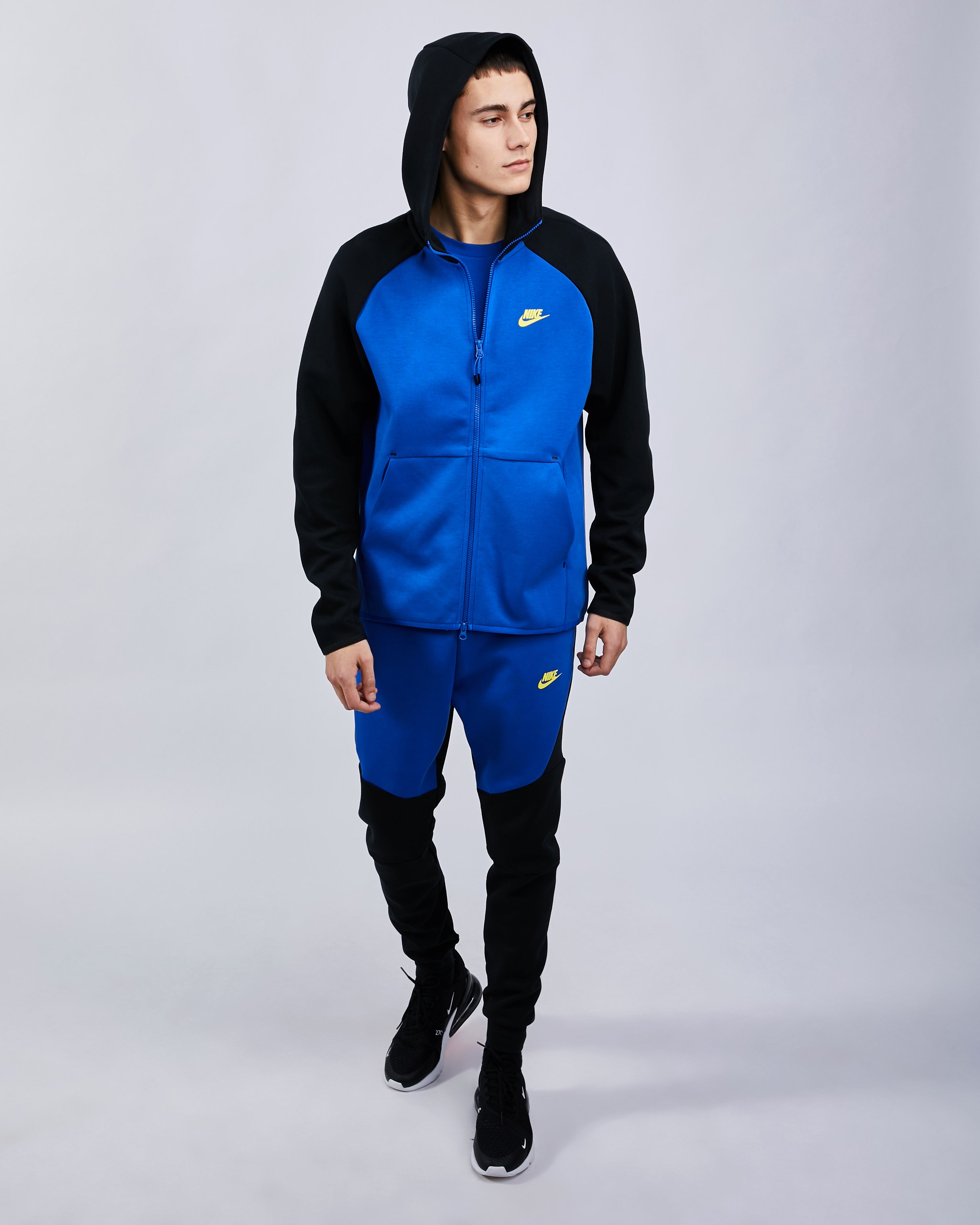 nike tech fleece hoodie foot locker