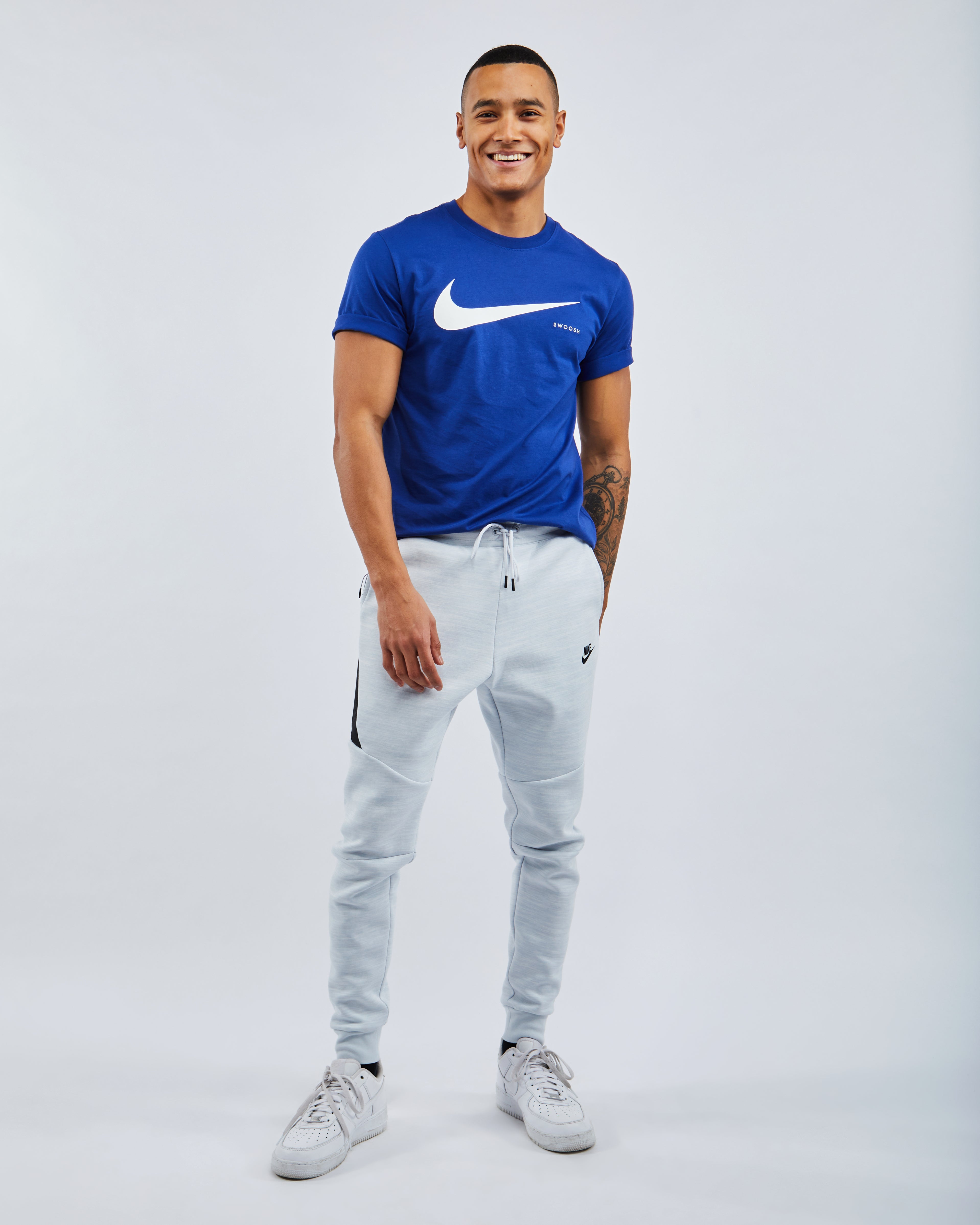 t shirt nike tech fleece