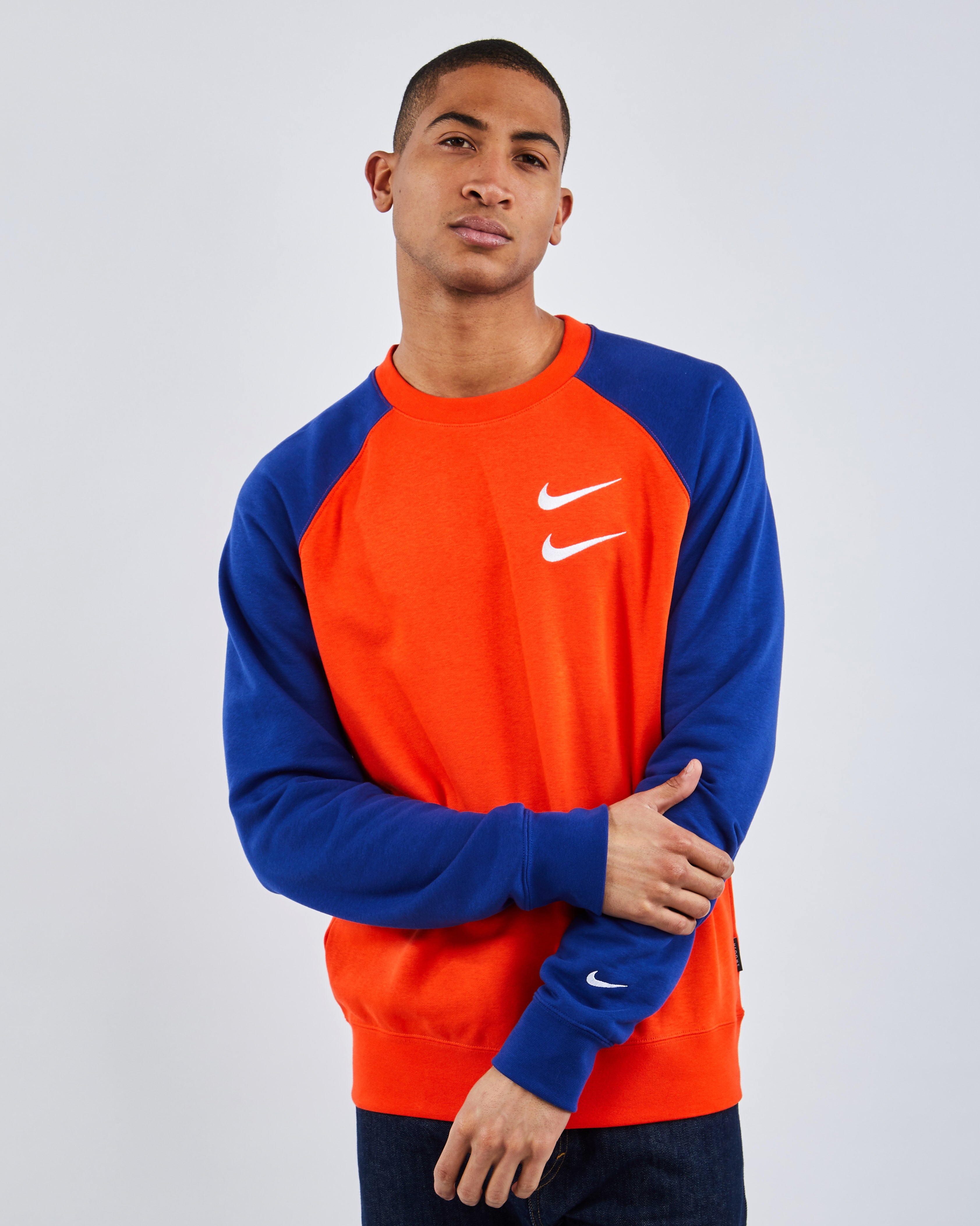 nike sportswear swoosh