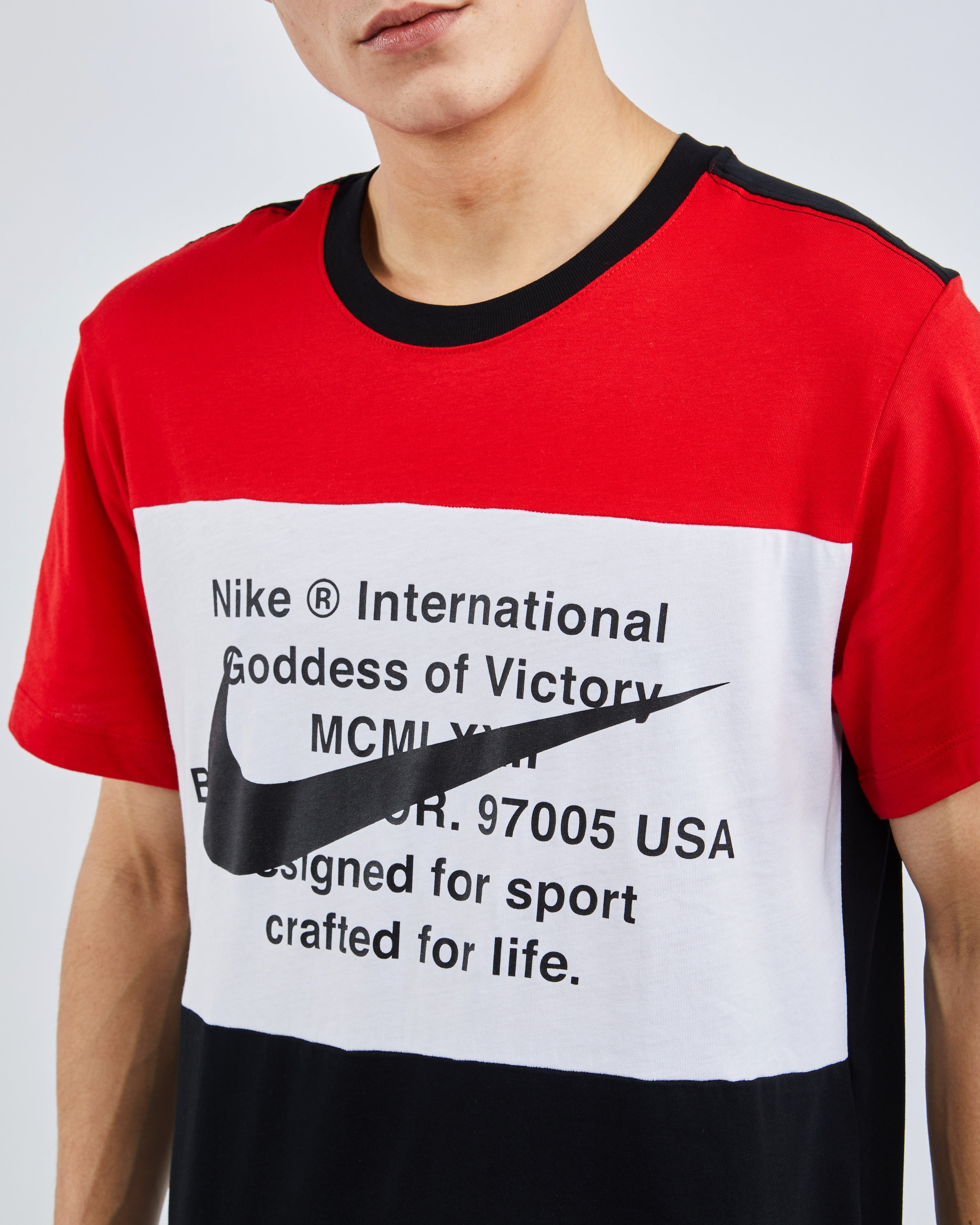 t shirt nike swoosh