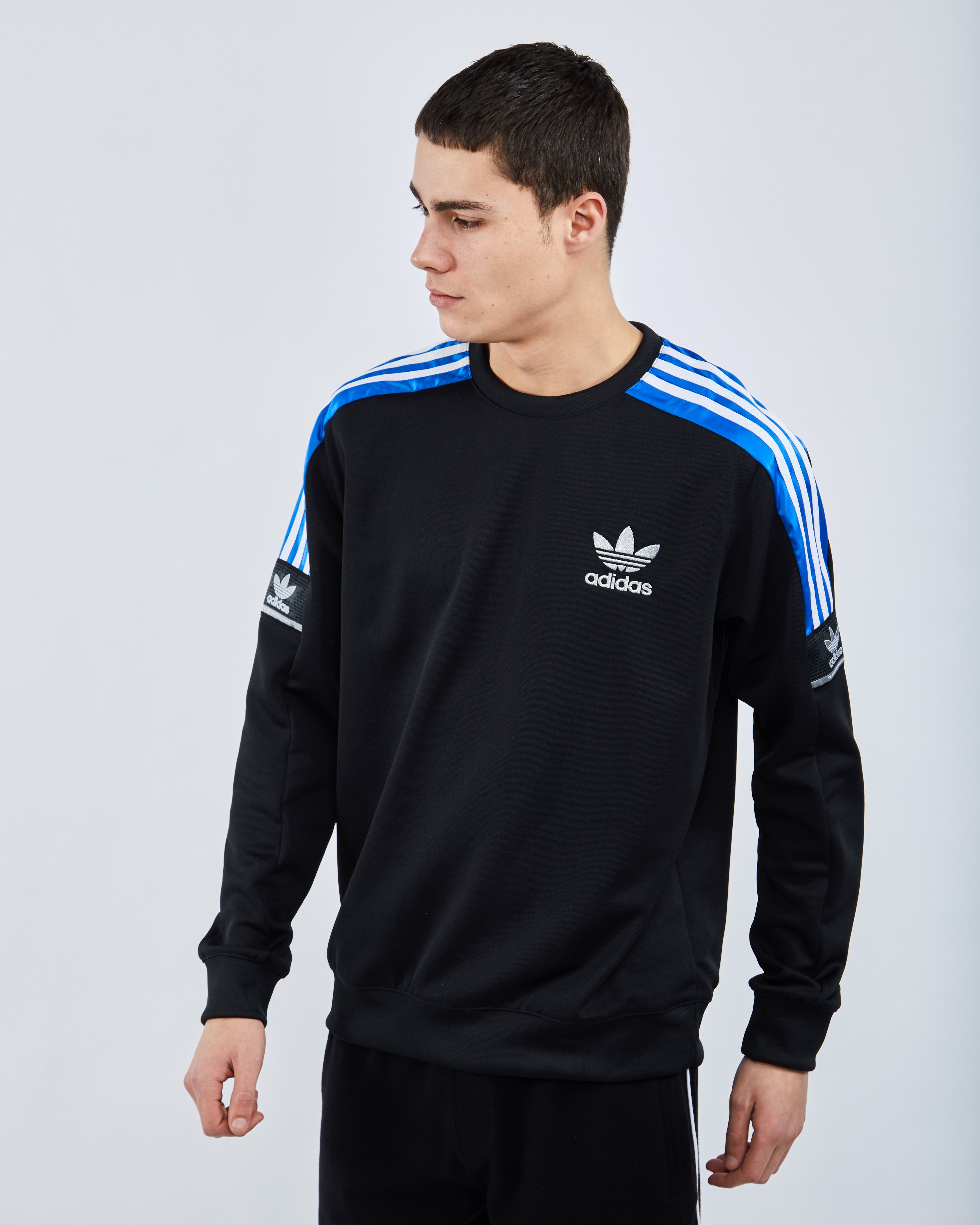 adidas sweatshirt foot locker