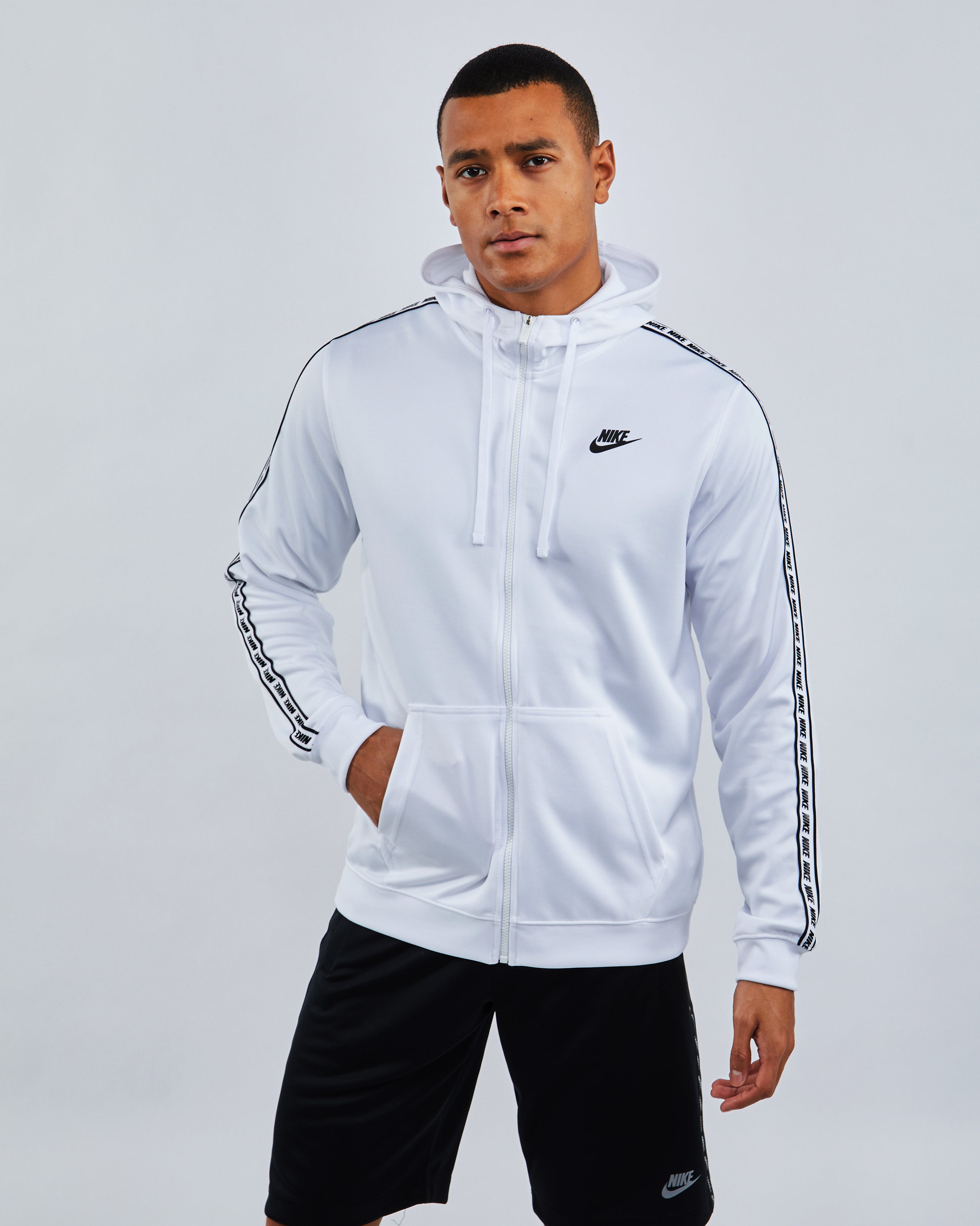 nike repeat swoosh