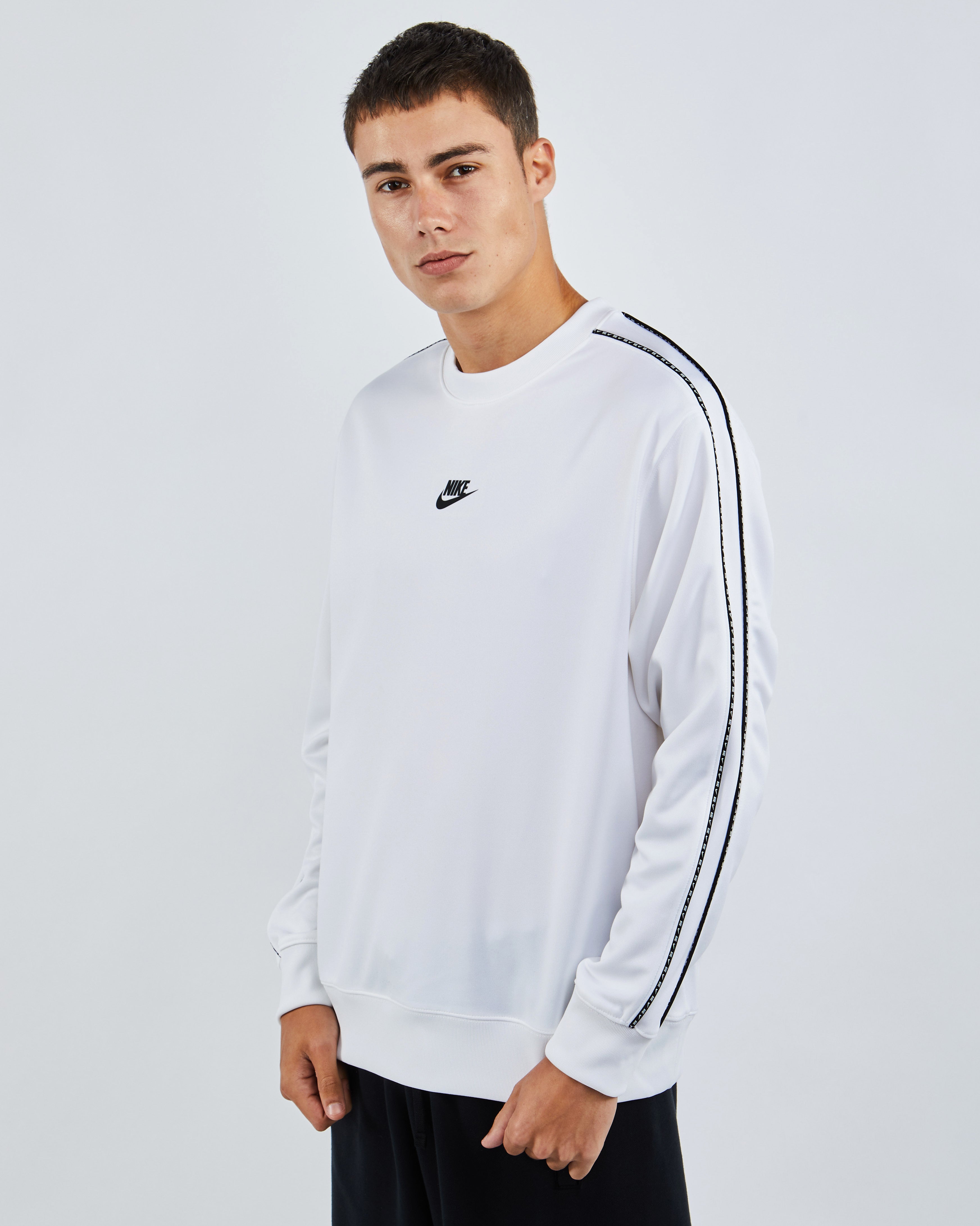nike repeat poly knit crew