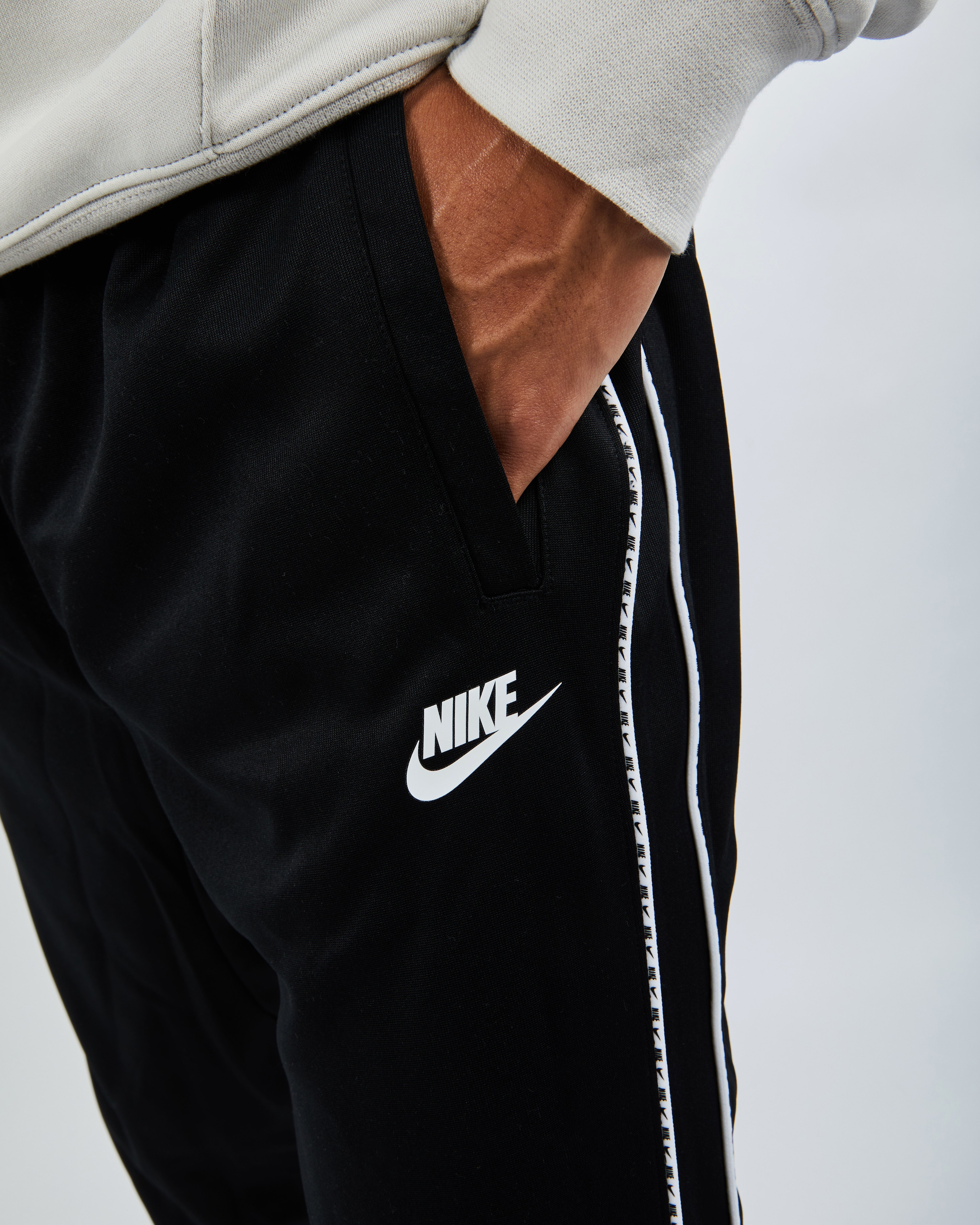 nike repeat poly knit