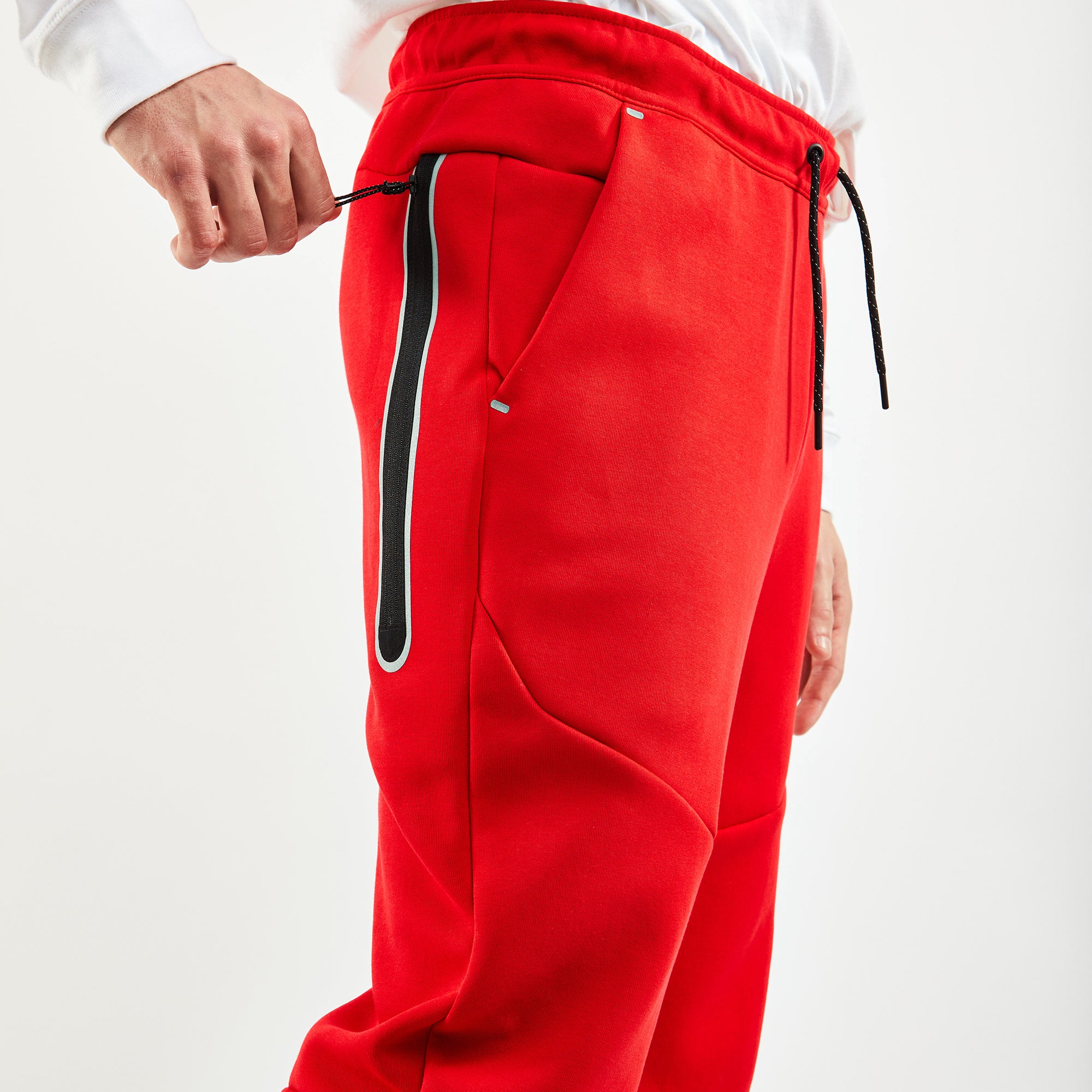 nike tech fleece joggers red