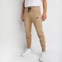 Nike tech fleece pants best sale foot locker