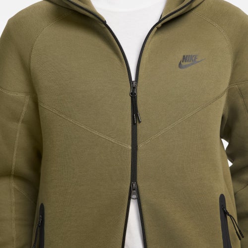 Nike tech fleece jacket foot locker hotsell
