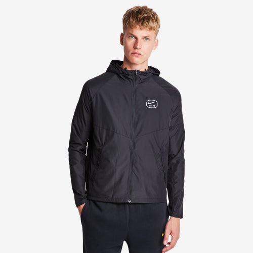 Nike windbreaker footlocker hotsell