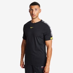 Hombre T-Shirts - Nike Repeat - Black-Black